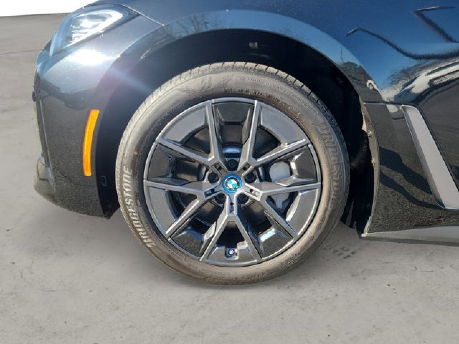 Used 2023 BMW i4 eDrive35 w/ Premium Package image 10