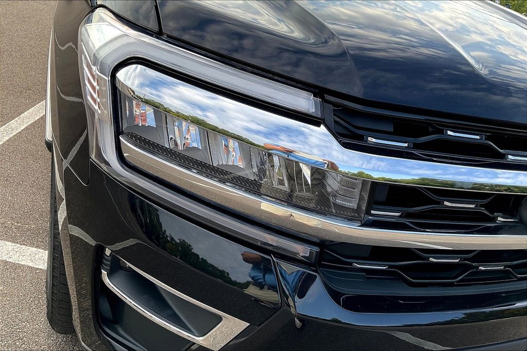 Used 2024 Ford Expedition Max Limited image 29