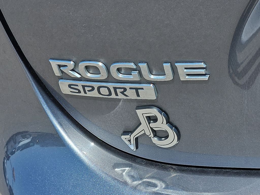 Used 2020 Nissan Rogue Sport SV FWD image 14