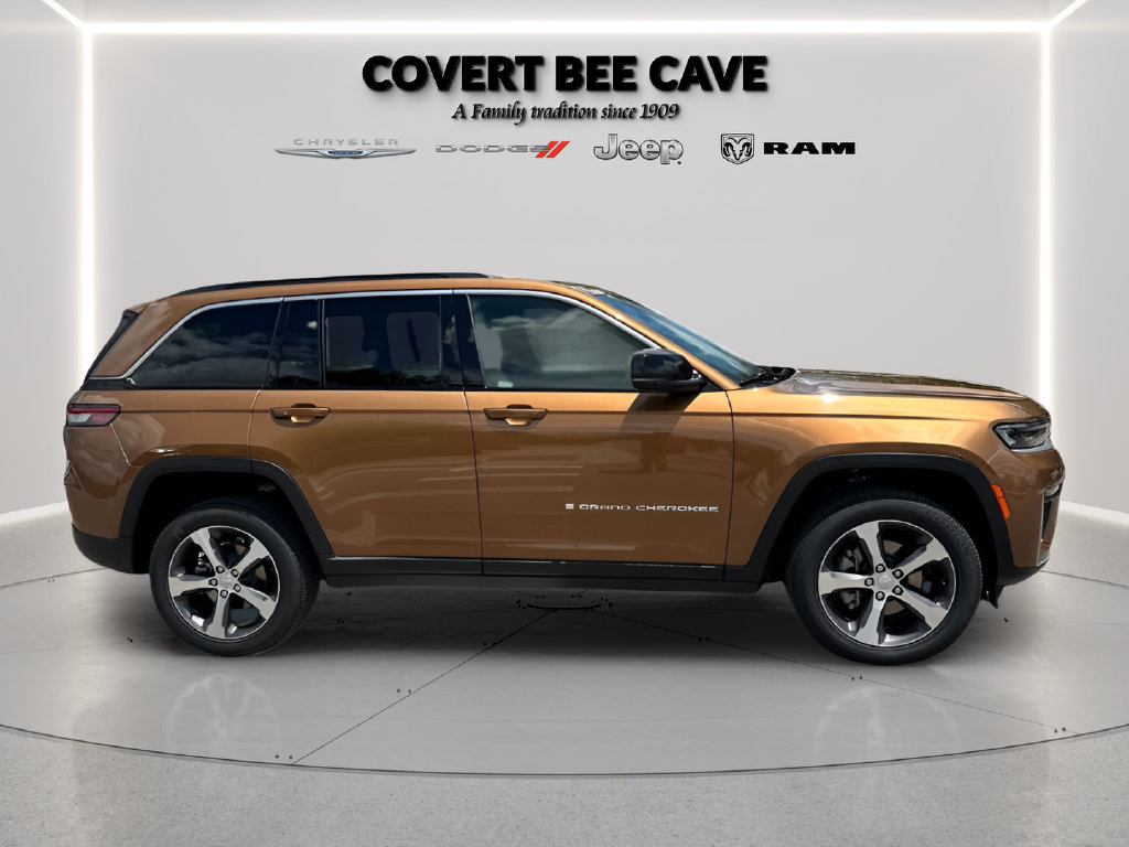 New 2026 Jeep Grand Cherokee Limited RWD image 14