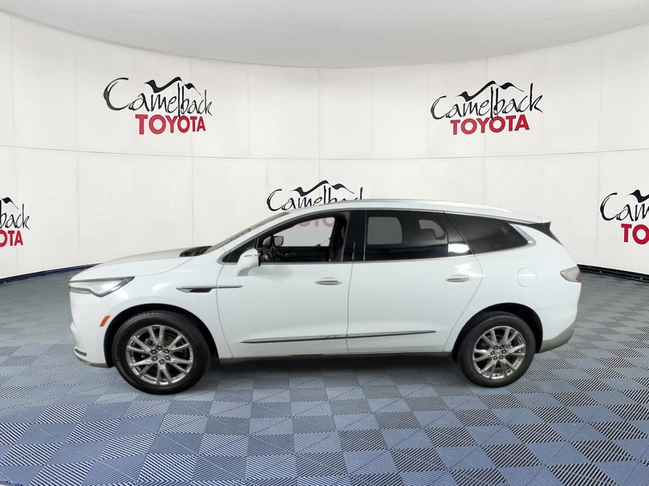 Used 2022 Buick Enclave Premium FWD image 8
