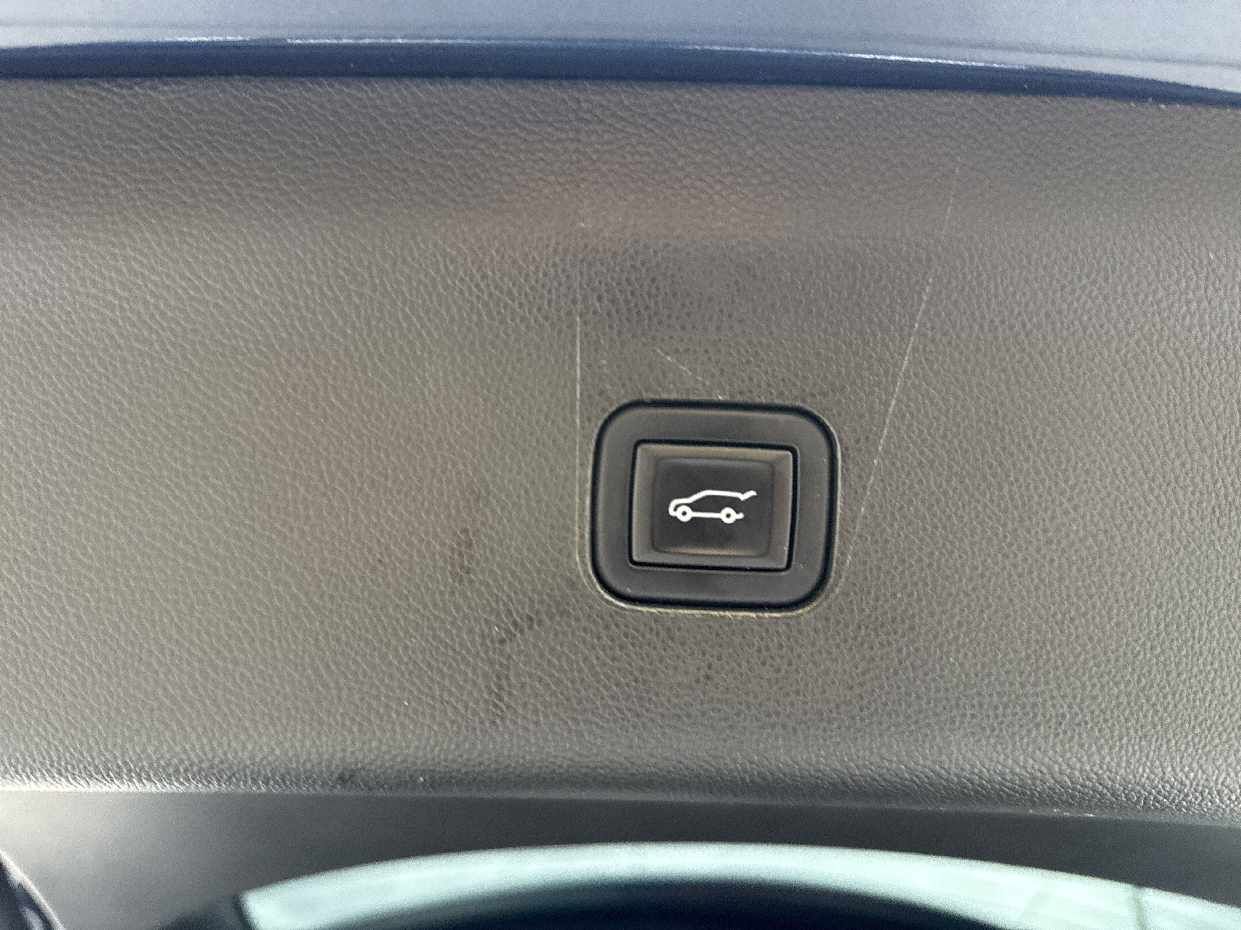 Used 2022 Buick Enclave Avenir w/ Avenir Technology Package image 36