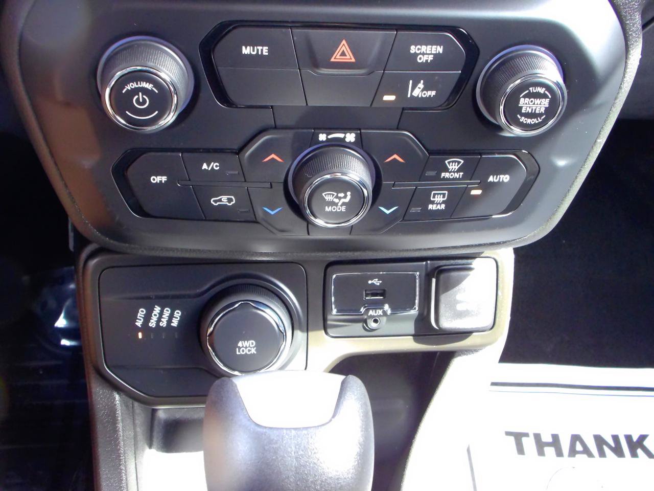Used 2022 Jeep Renegade Latitude AWD/4WD image 22