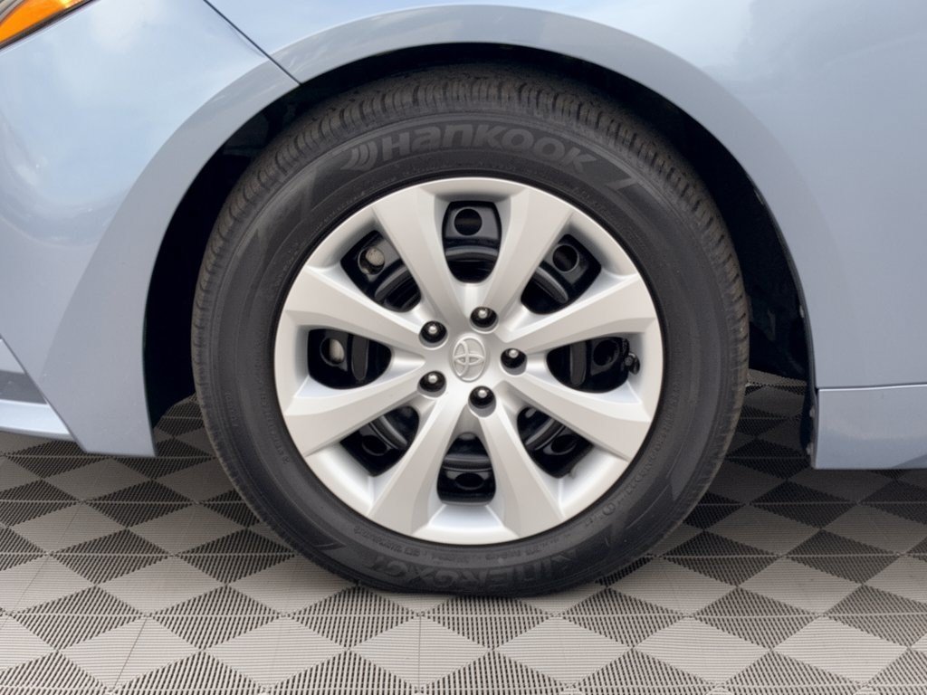 Used 2022 Toyota Corolla LE FWD image 13