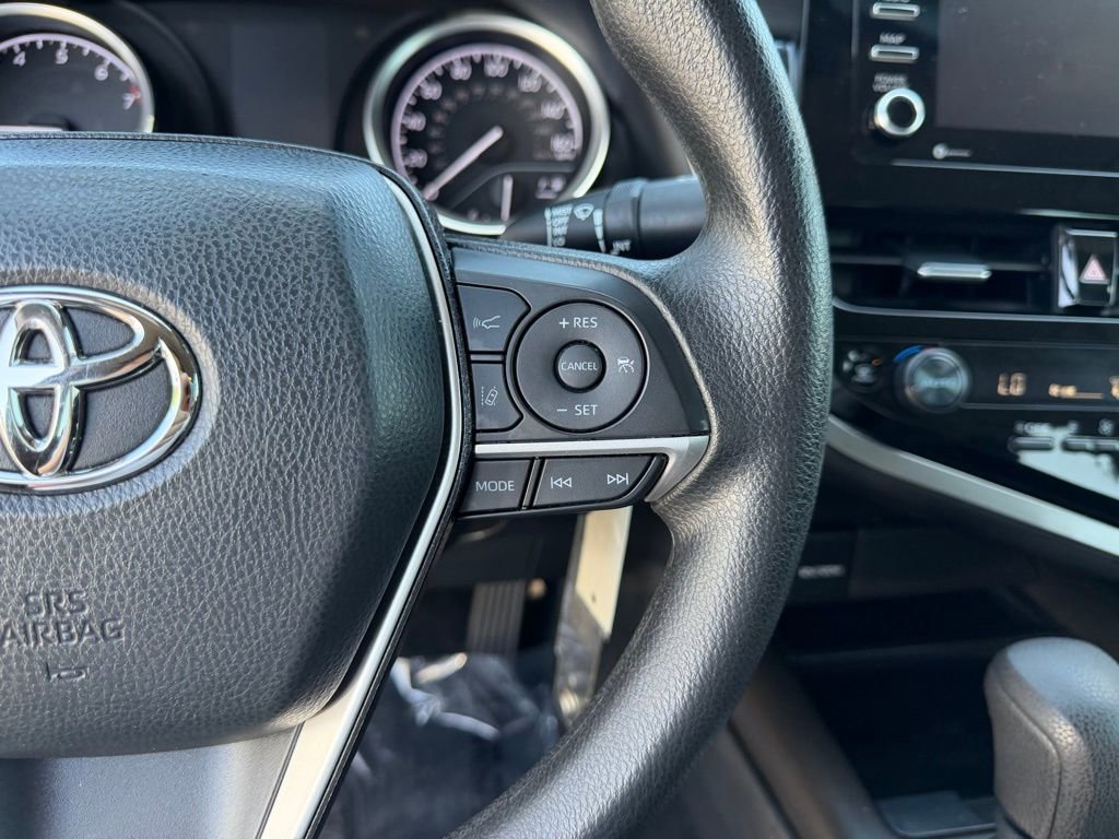 Used 2022 Toyota Camry LE FWD image 17