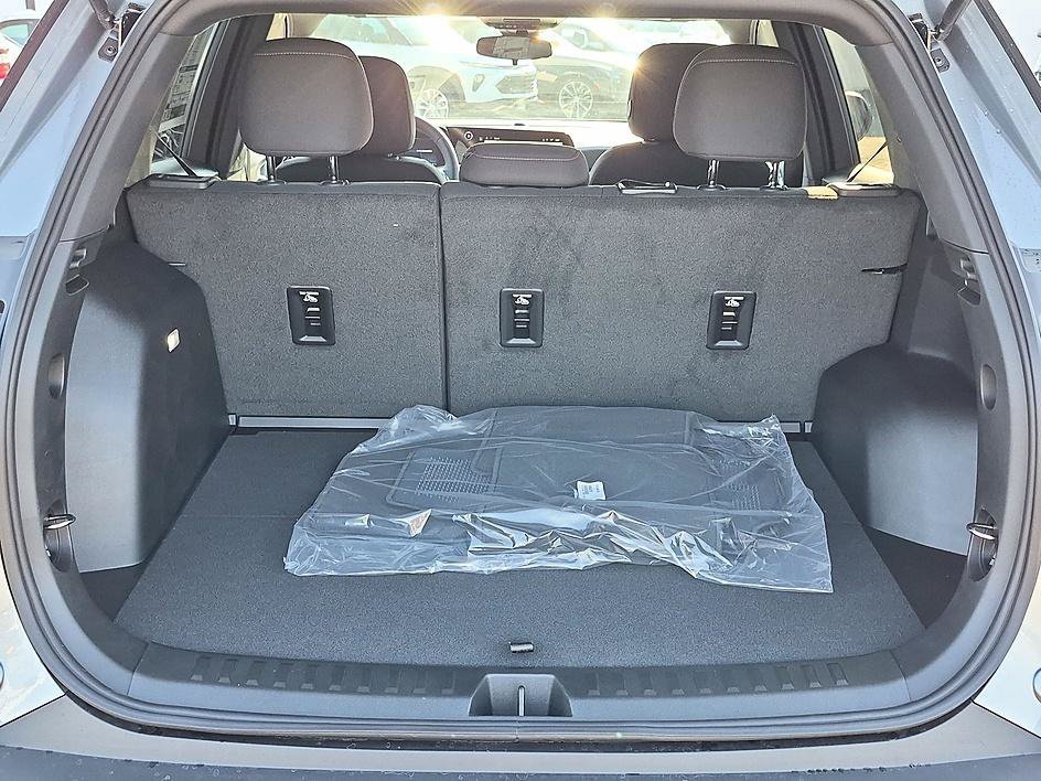 New 2027 Chevrolet Equinox LT FWD image 32