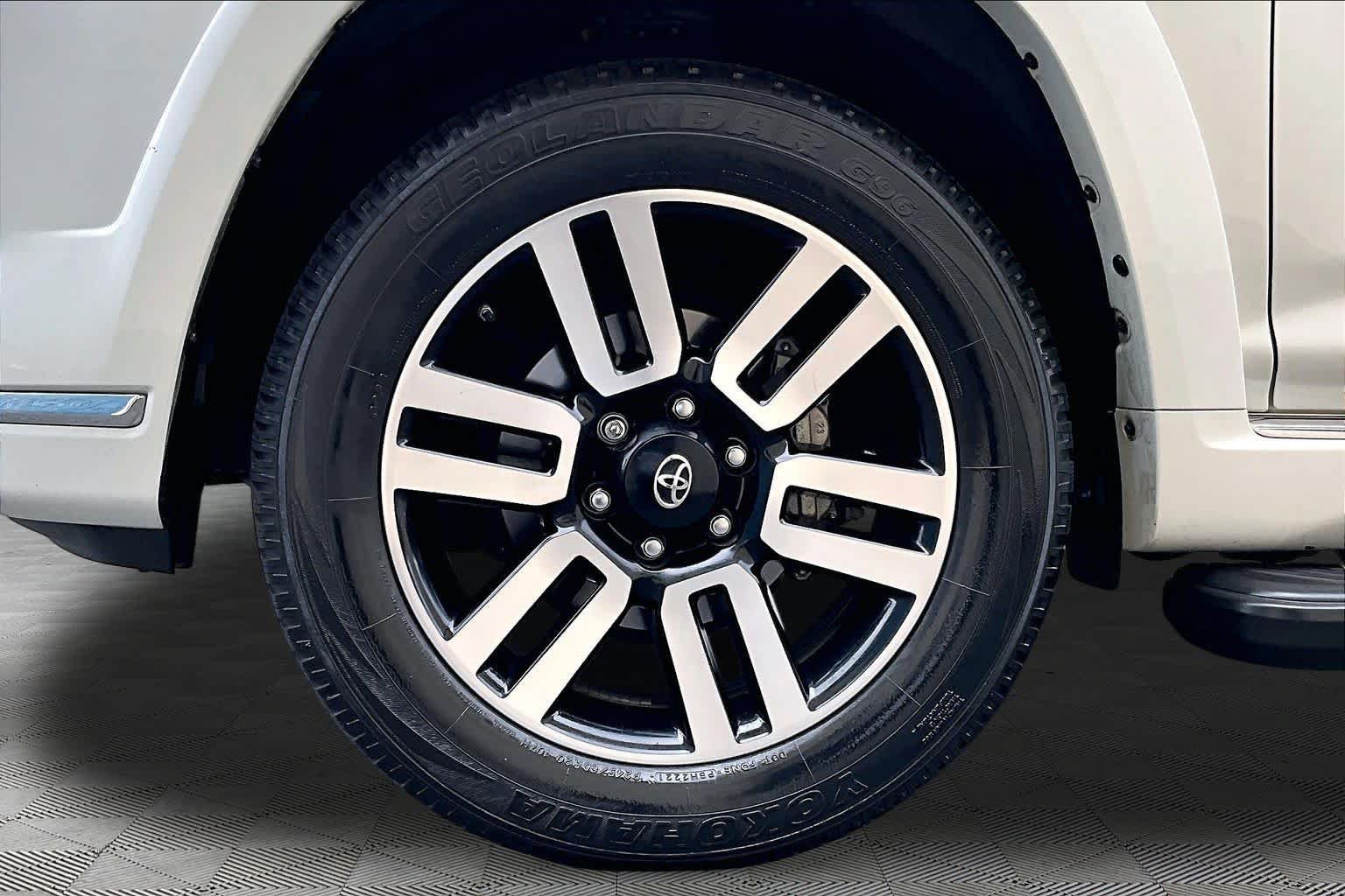Used 2021 Toyota 4Runner Limited RWD image 11