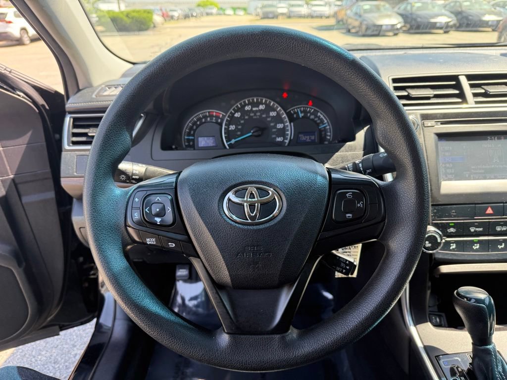 Used 2015 Toyota Camry LE FWD image 23
