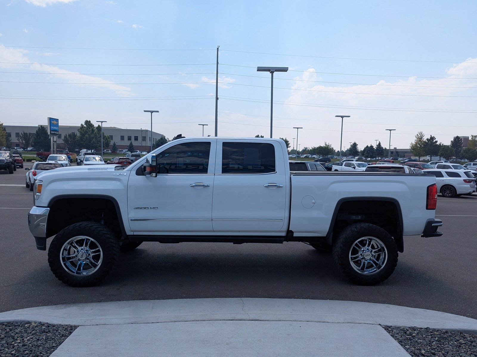 Used 2017 GMC Sierra 3500 SLT w/ Duramax Plus Package AWD/4WD image 8