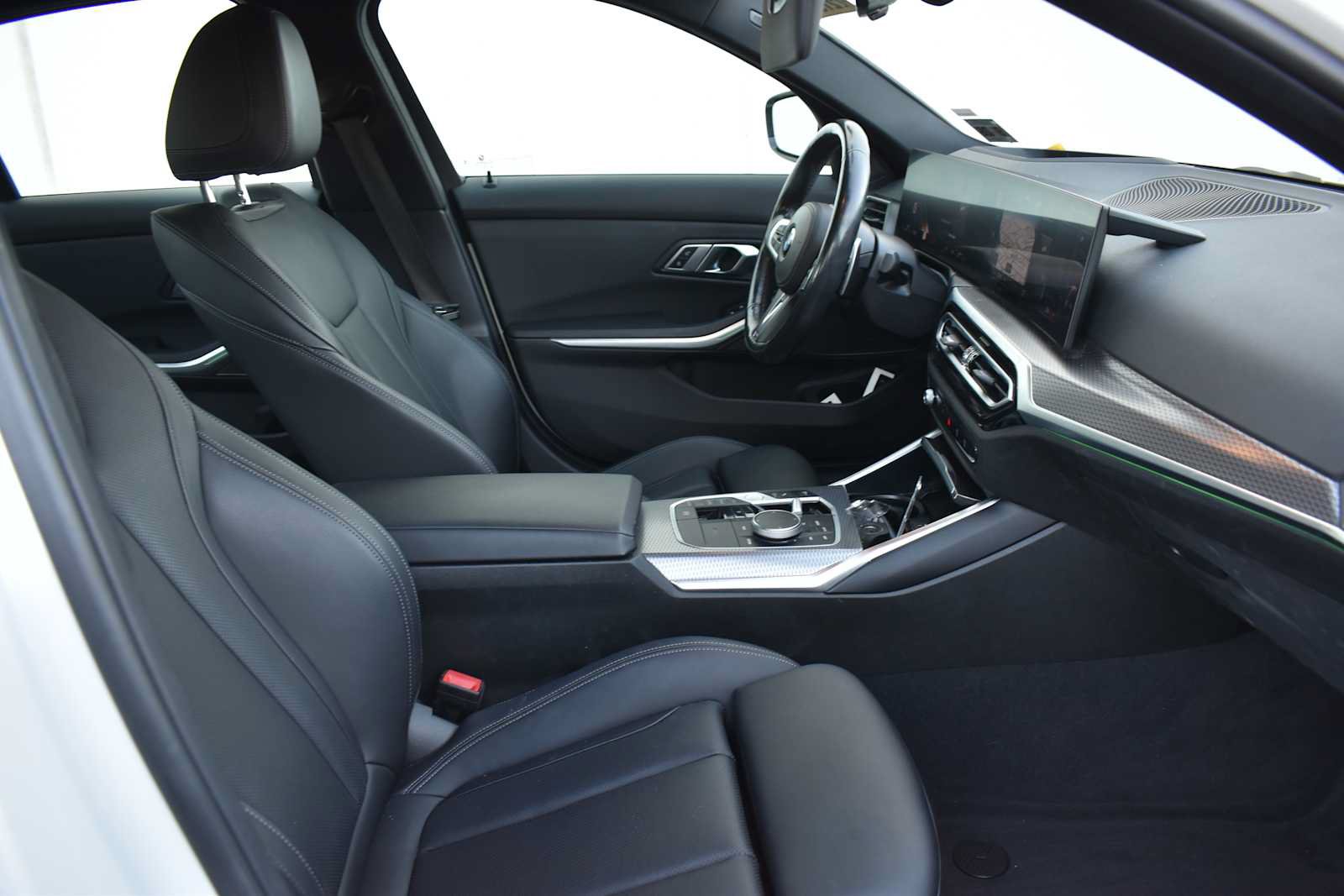 Used 2023 BMW 330i xDrive Sedan w/ M Sport Package AWD/4WD image 30