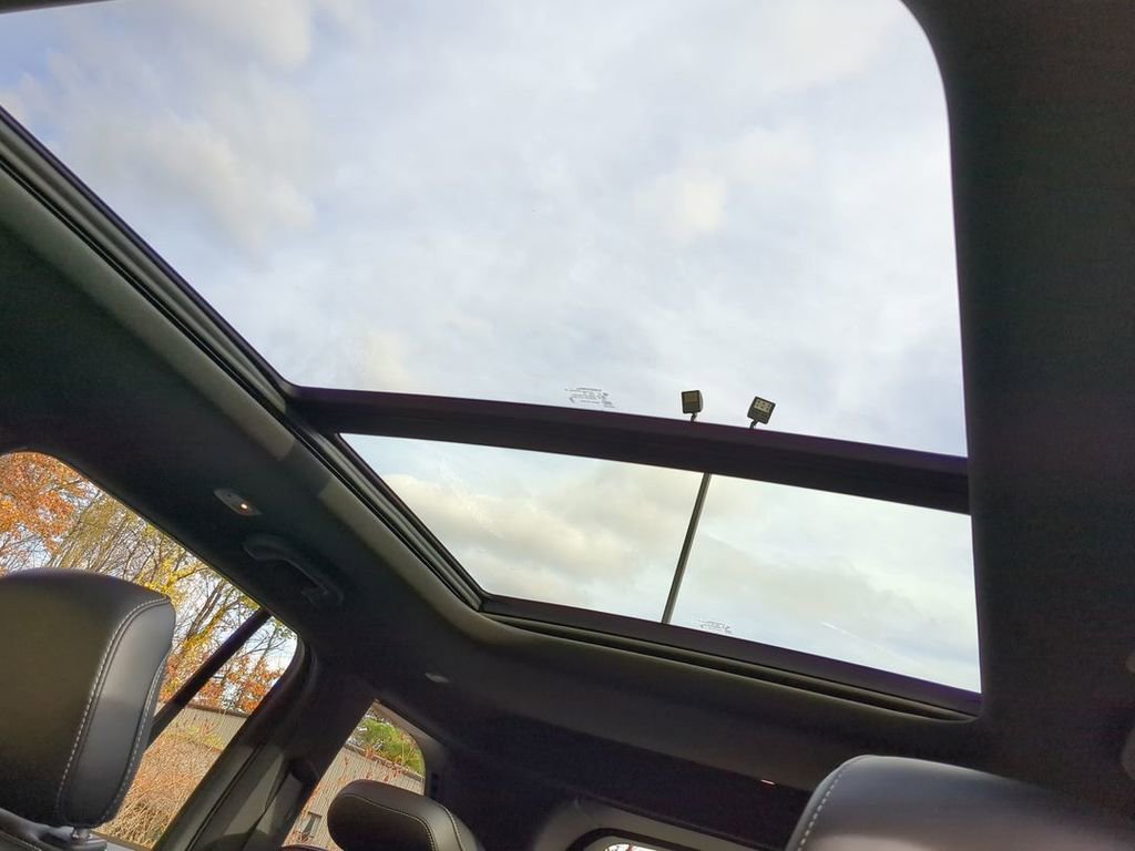 New 2025 Jeep Grand Cherokee Limited w/ Trailer Tow Package image 20