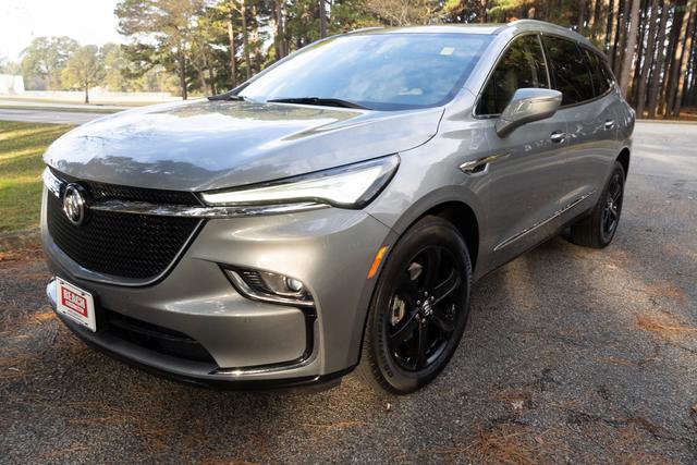 Used 2024 Buick Enclave Essence w/ Sport Touring Edition image 7