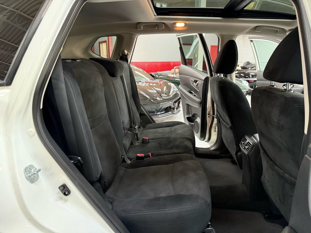 Used 2016 Nissan Rogue SV AWD/4WD image 20