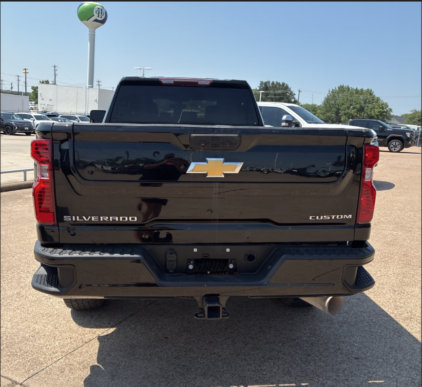 Used 2022 Chevrolet Silverado 2500 Custom w/ Custom Value Package AWD/4WD image 6