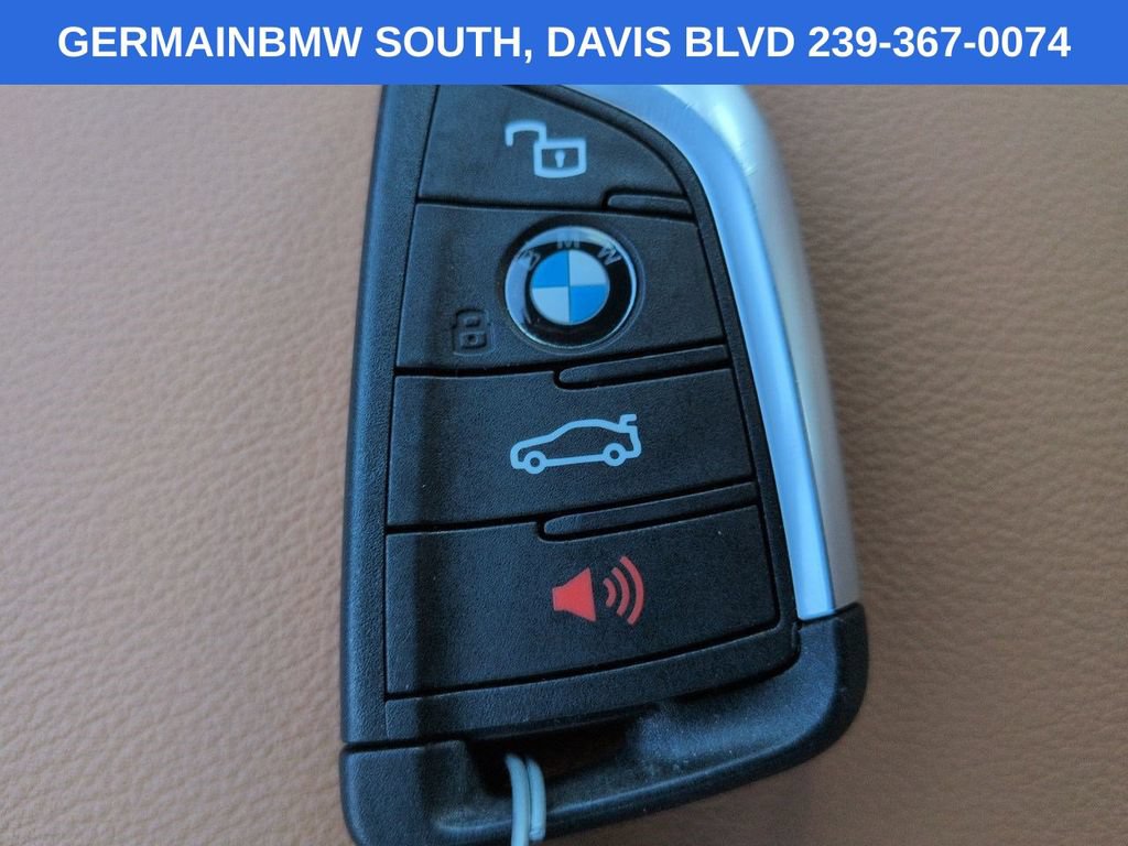 Used 2025 BMW 330i Sedan w/ Convenience Package RWD image 32