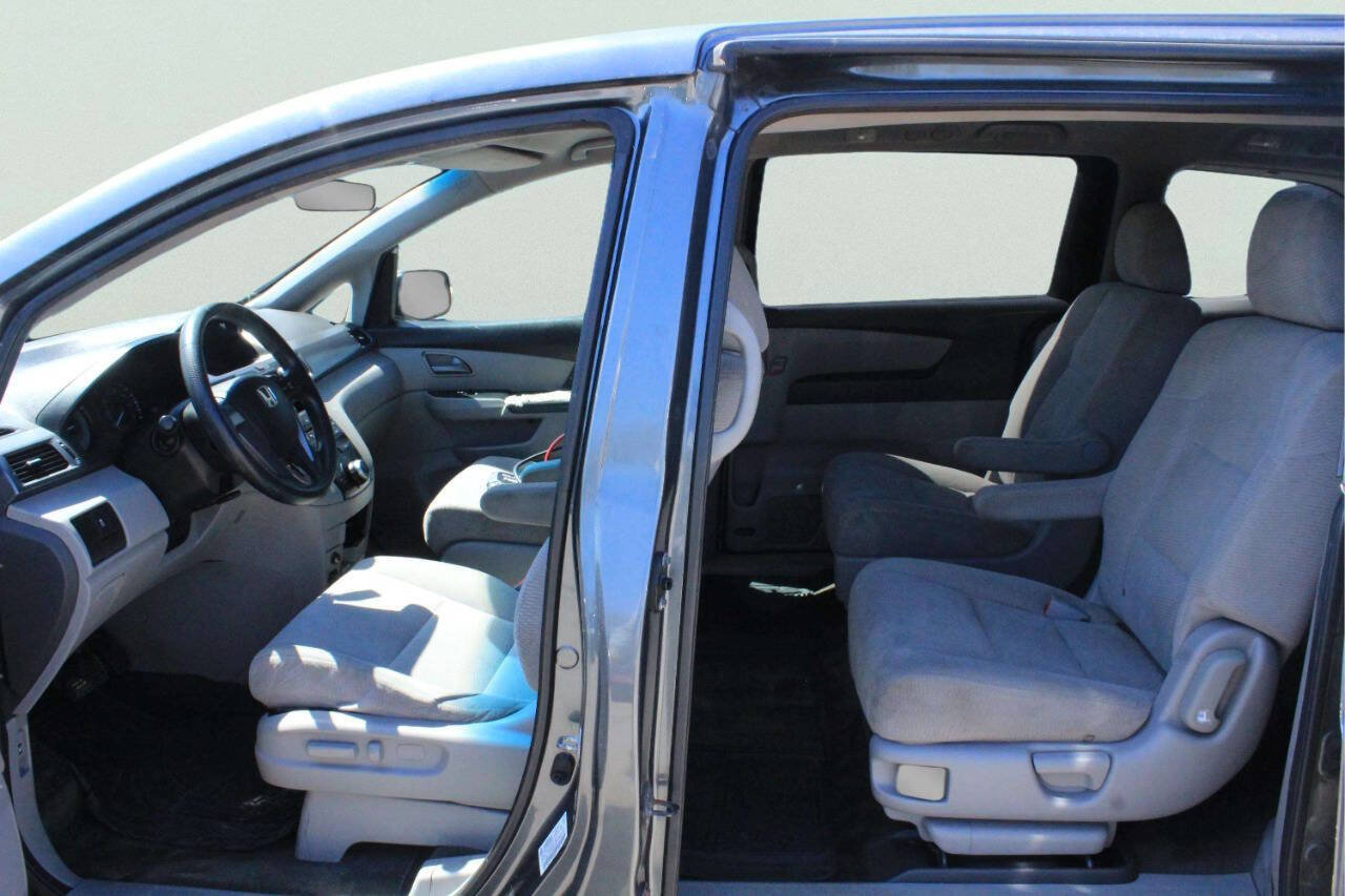 Used 2011 Honda Odyssey LX image 7