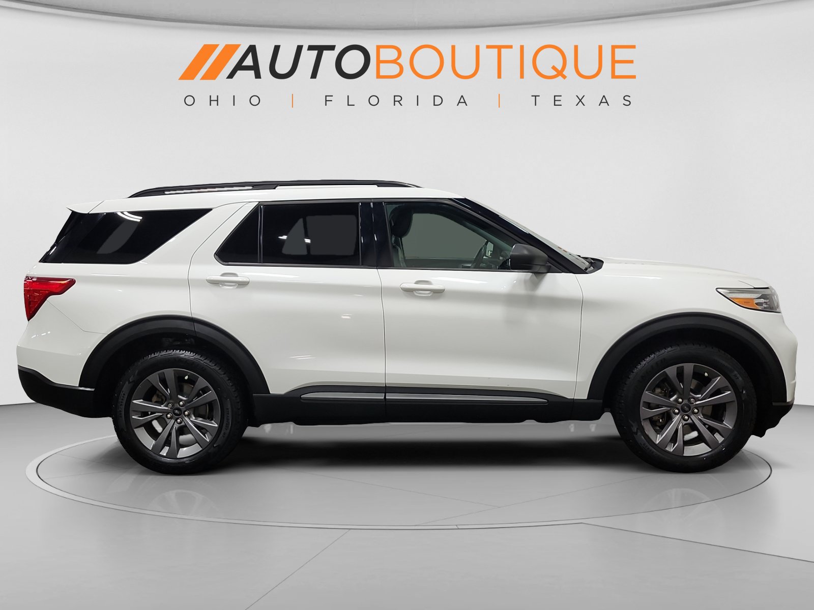 Used 2021 Ford Explorer XLT w/ Equipment Group 202A AWD/4WD image 7