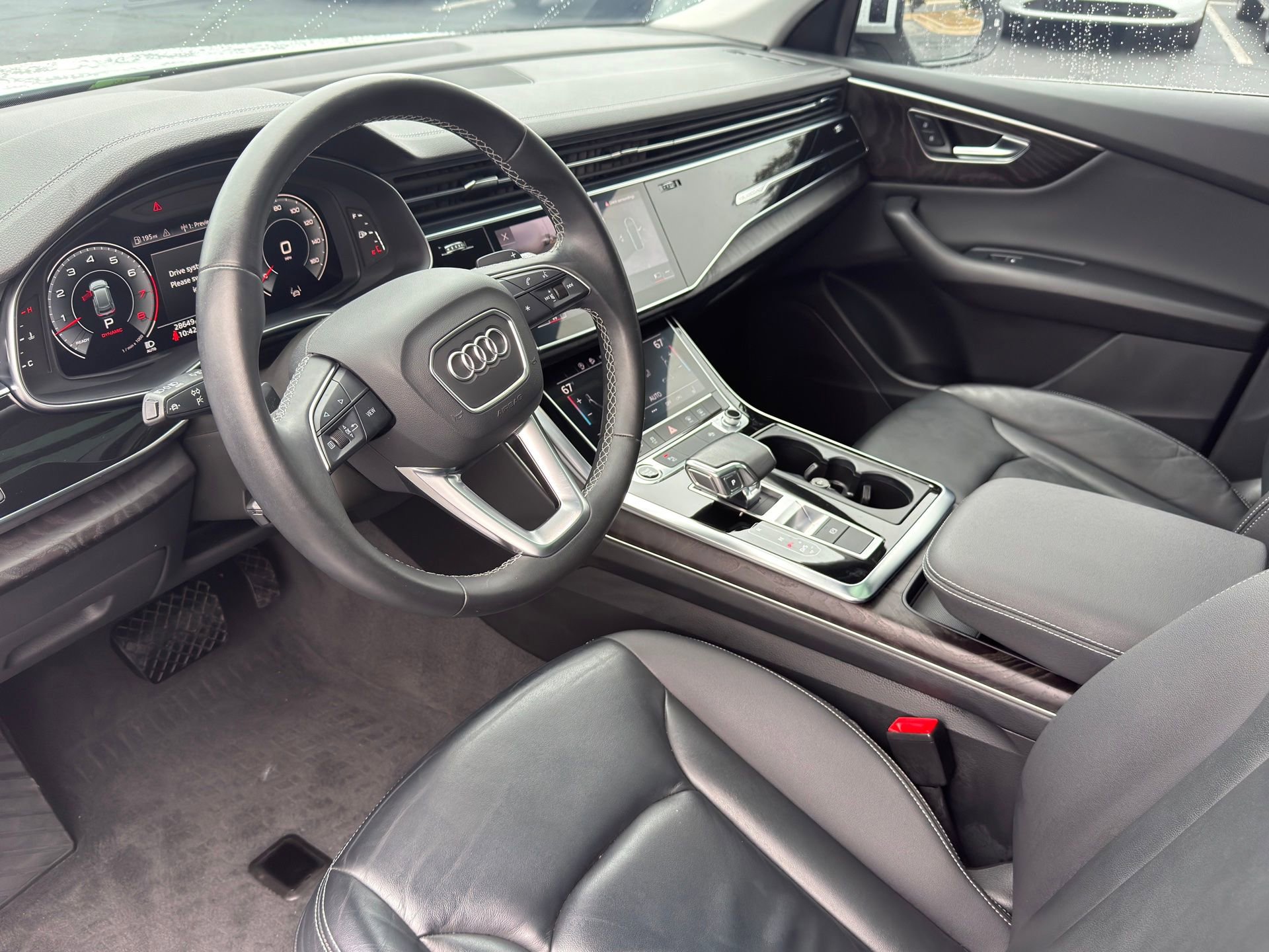 Used 2023 Audi Q8 Premium w/ Convenience Package image 8