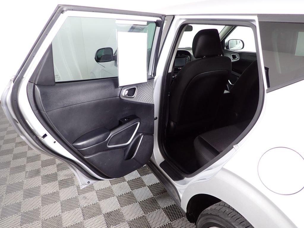 Used 2020 Kia Soul LX image 25