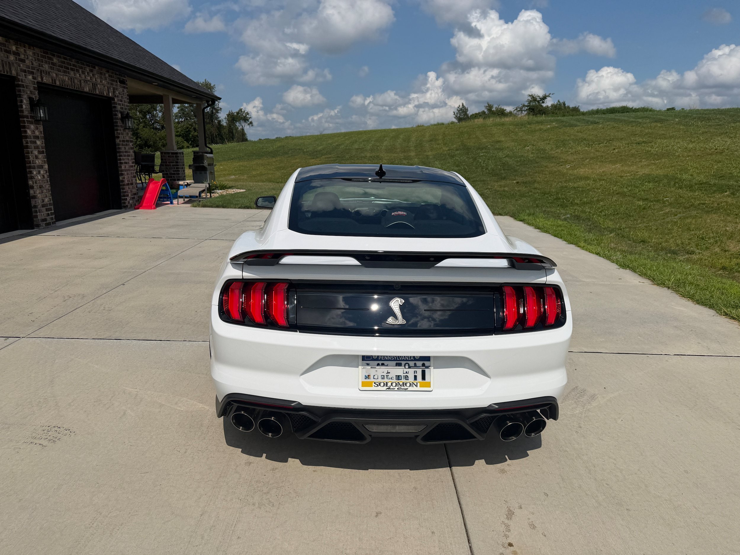 Used 2022 Ford Mustang Shelby GT500 w/ Technology Package RWD image 6