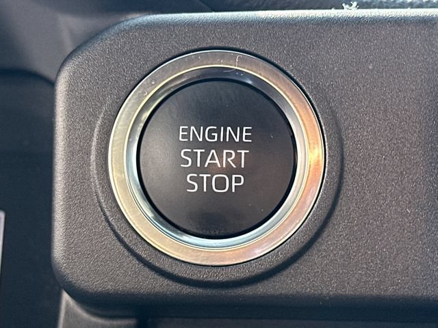 Used 2025 Toyota 4Runner SR5 AWD/4WD image 33