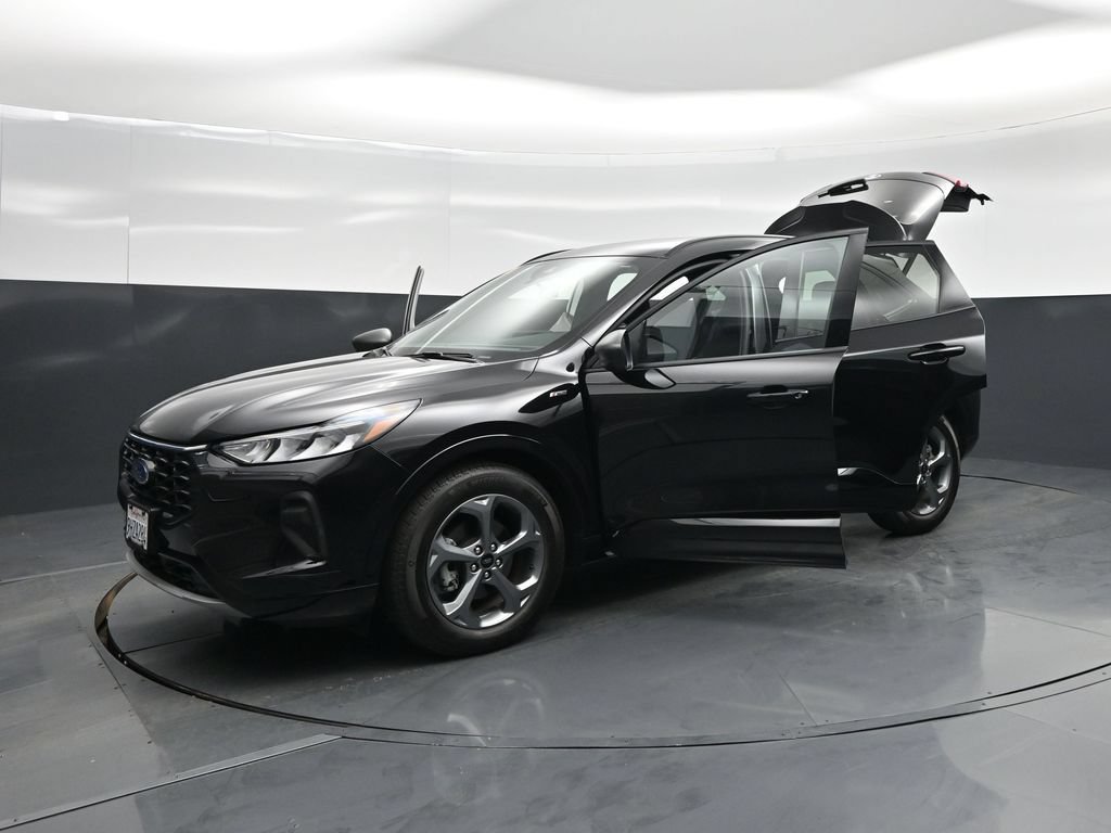 Certified 2023 Ford Escape ST-Line w/ Tech Pack #1 FWD image 28