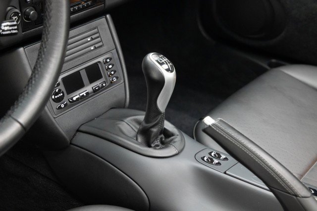 Used 2001 Porsche 911 Carrera image 22