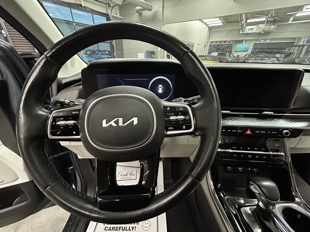 Used 2022 Kia Carnival SX Prestige image 11