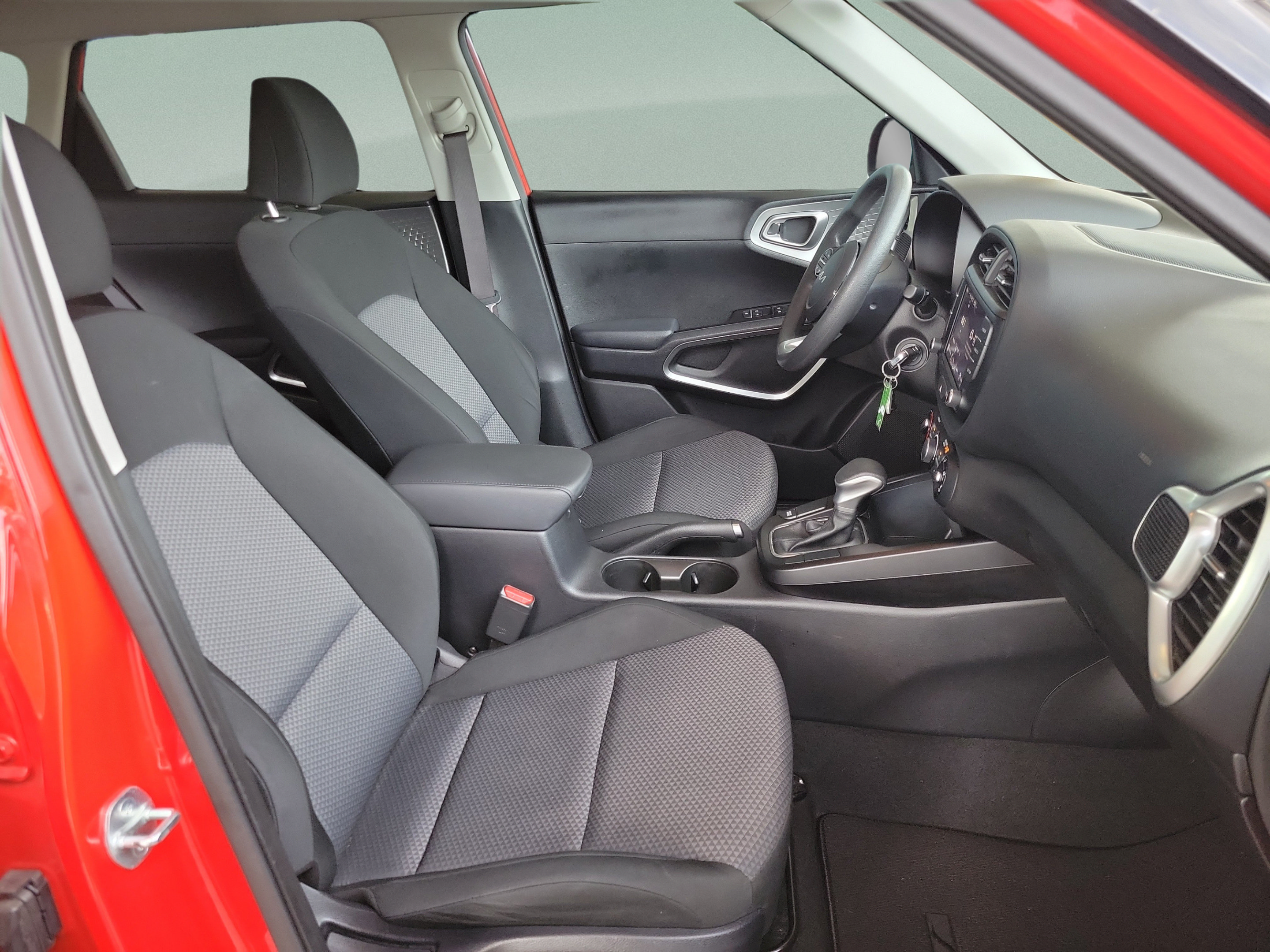 Used 2023 Kia Soul LX w/ Option Group 015 FWD image 30