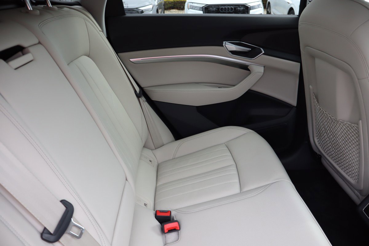 Used 2021 Audi e-tron Premium w/ Convenience Plus Package image 16