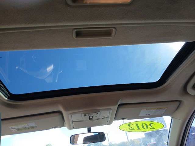 Used 2012 Nissan Rogue SV w/ Premium Pkg image 12