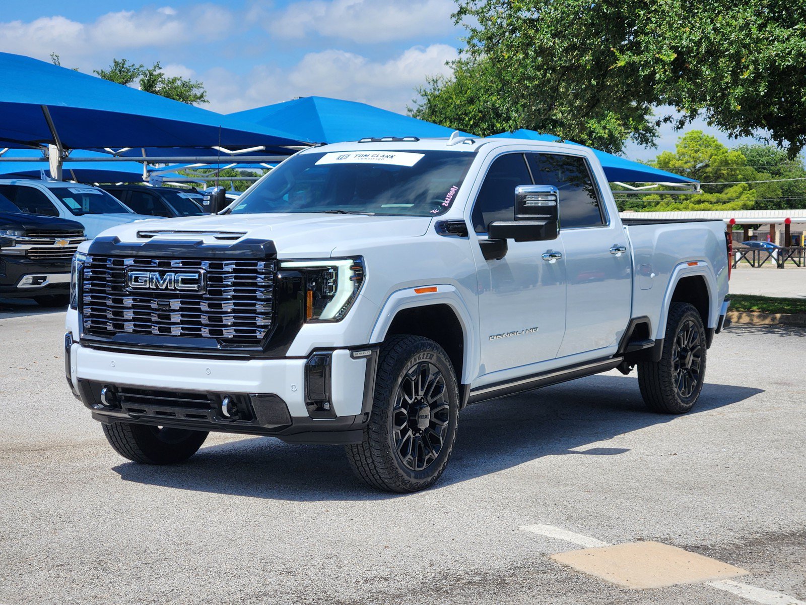 Used 2026 GMC Sierra 2500 Denali Ultimate AWD/4WD image 2