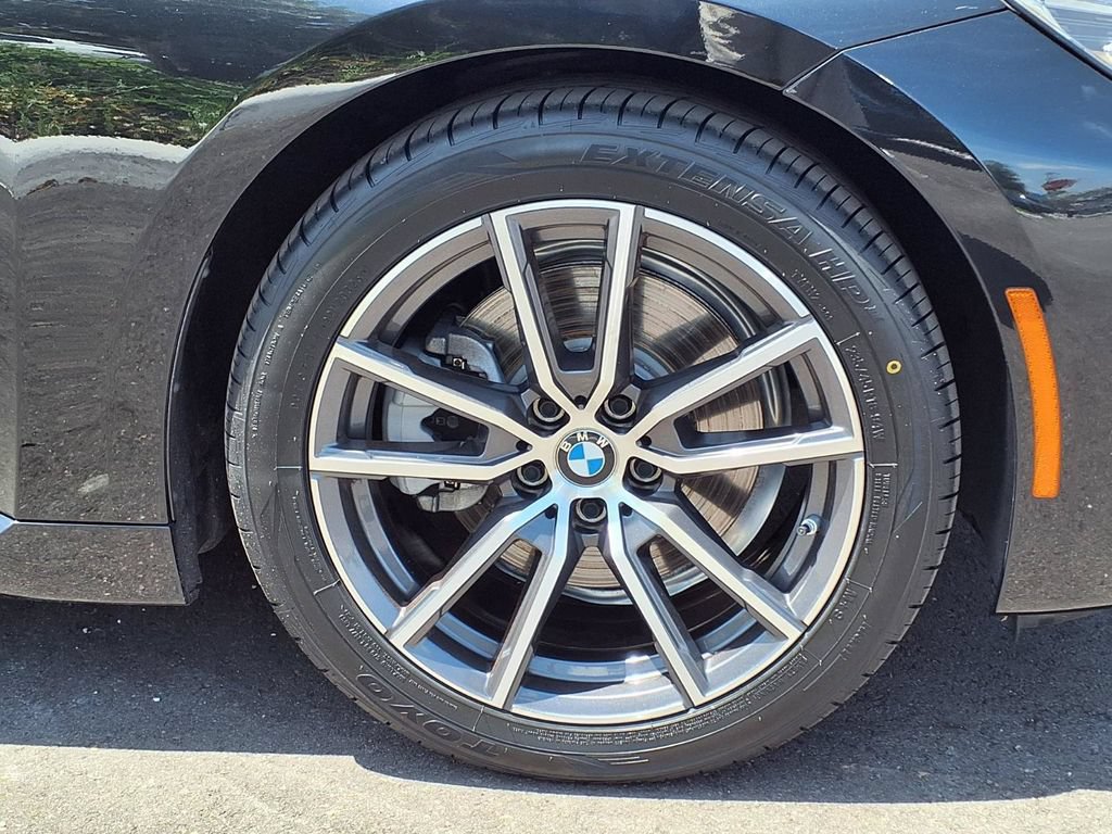 Used 2025 BMW 230i Coupe w/ Premium Package RWD image 11
