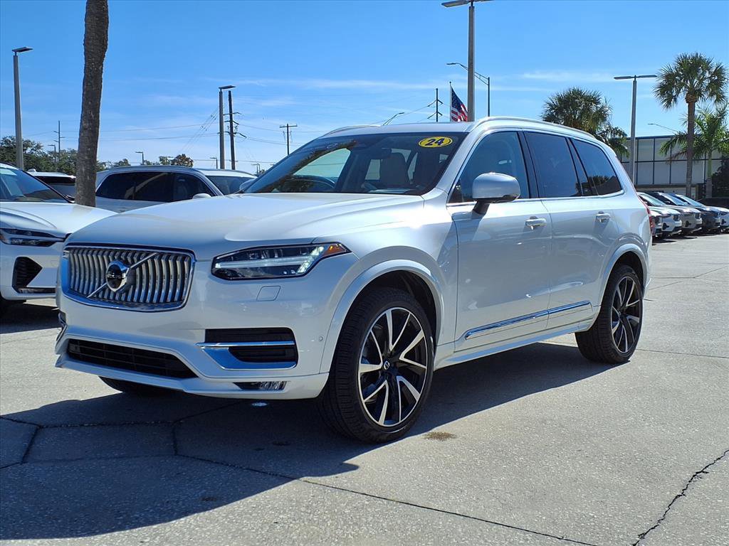 Certified 2024 Volvo XC90 B6 Plus image 3