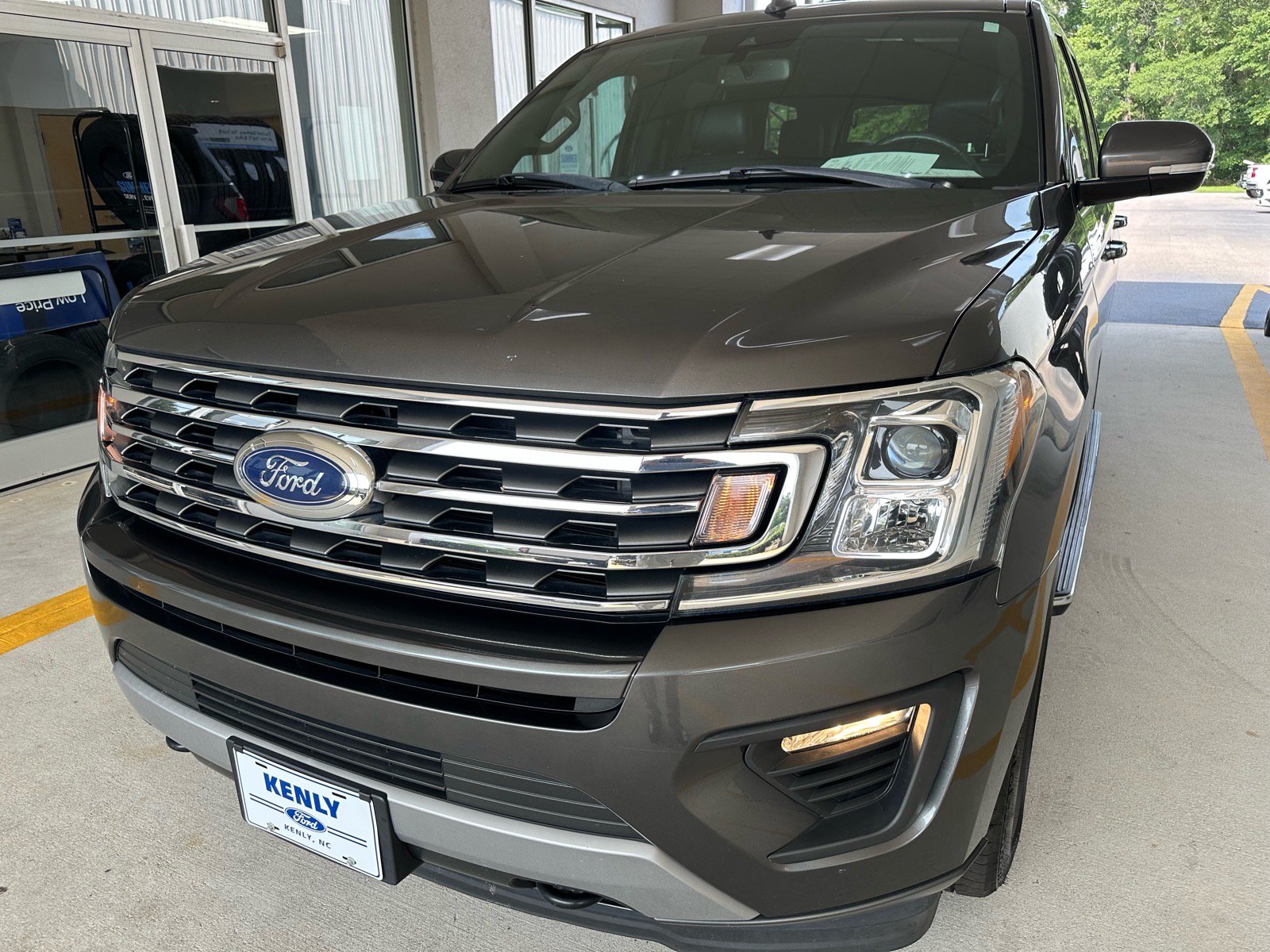 Certified 2020 Ford Expedition XLT w/ Equipment Group 202A AWD/4WD image 1