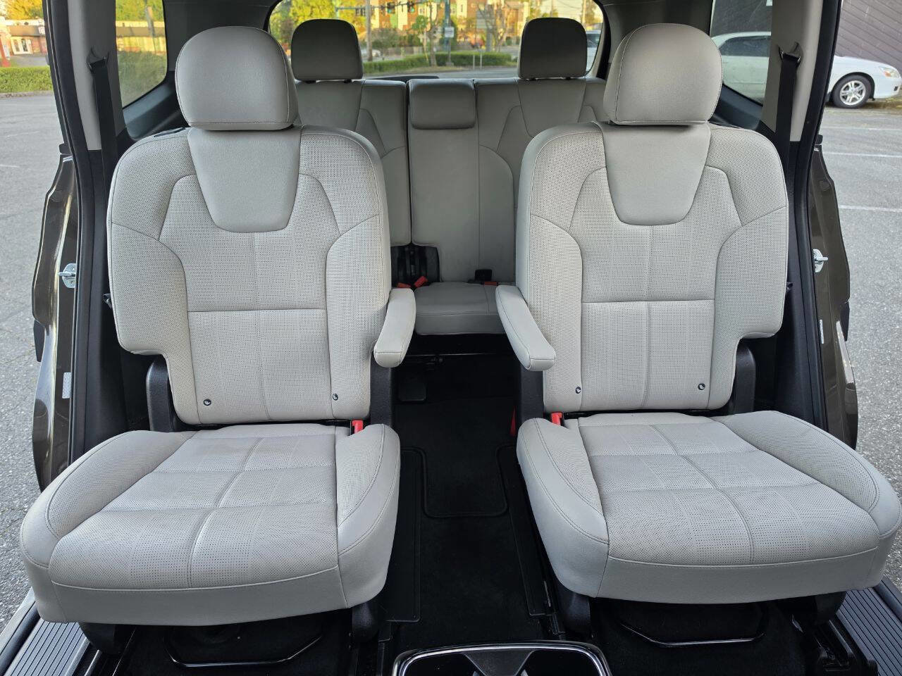 Used 2022 Kia Telluride EX w/ EX Premium Package AWD/4WD image 11