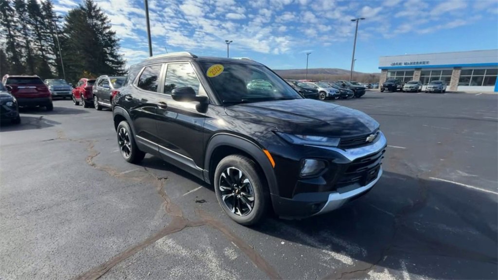 Certified 2022 Chevrolet TrailBlazer LT w/ Driver Confidence Package image 2