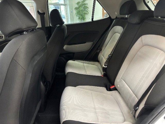 Used 2024 Hyundai Venue SEL image 15