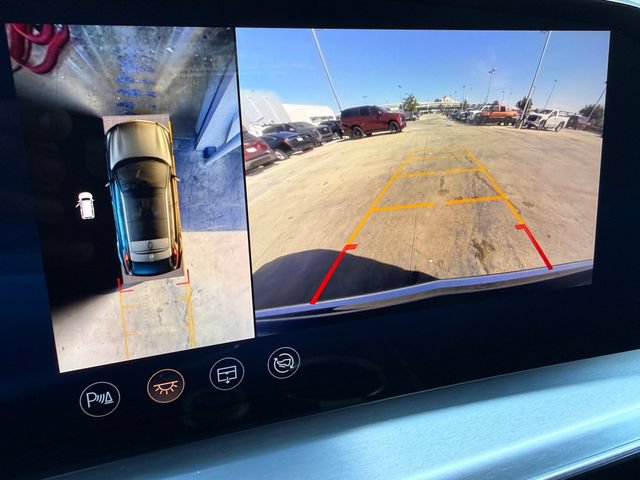 Certified 2024 Cadillac Lyriq Luxury RWD image 9