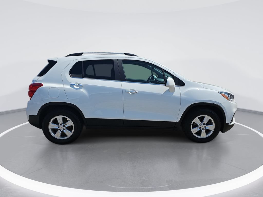 Certified 2019 Chevrolet Trax LT w/ LT Convenience Package FWD image 2