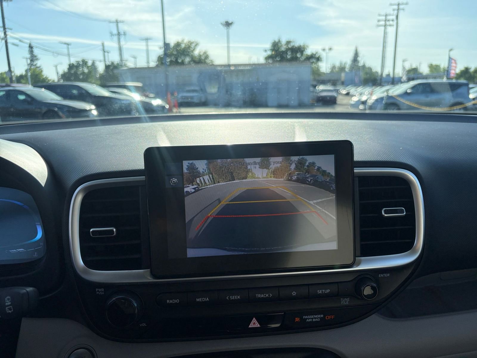 Used 2025 Hyundai Venue SEL image 23