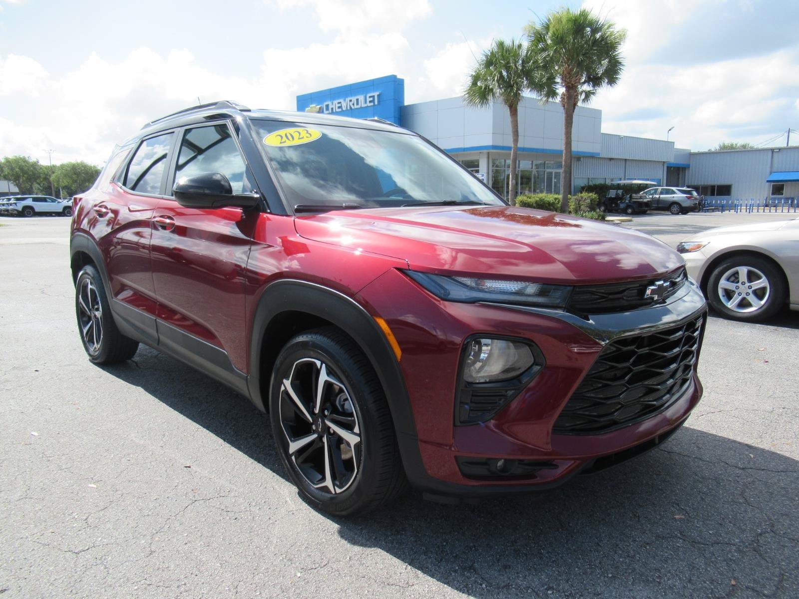 Used 2023 Chevrolet TrailBlazer RS w/ Sun and Liftgate Package FWD image 4