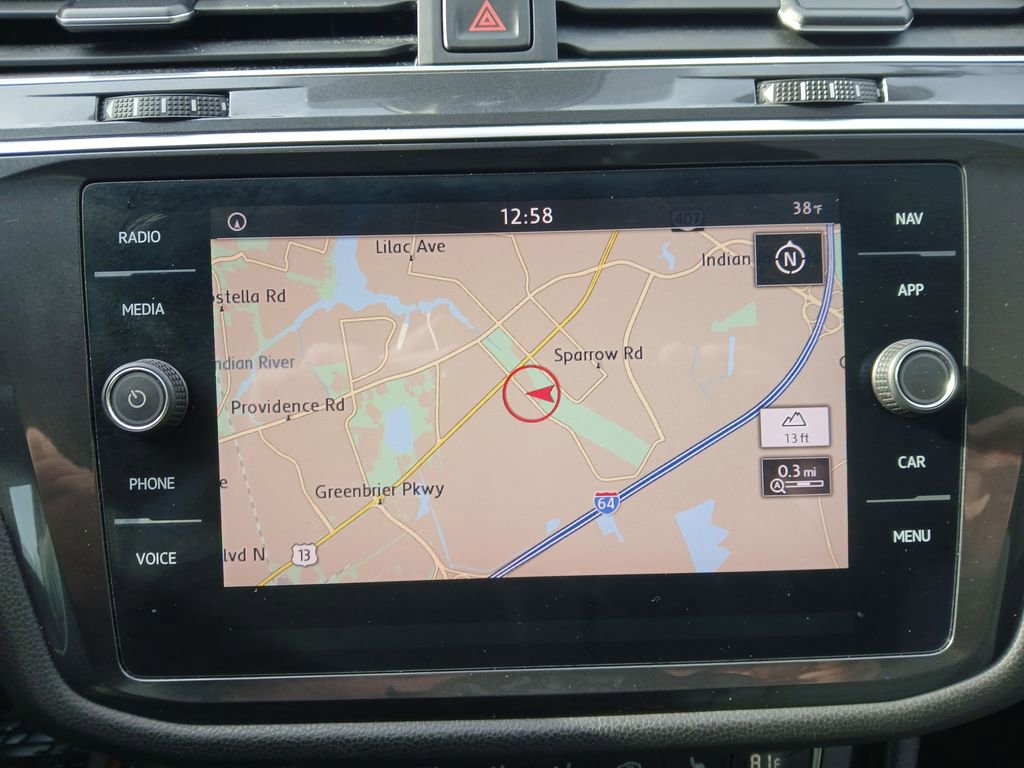 Used 2018 Volkswagen Tiguan SEL Premium image 19