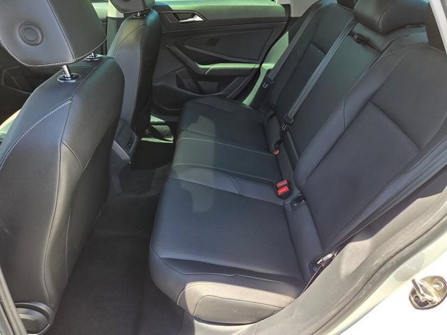 Used 2019 Volkswagen Jetta SEL w/ Cold Weather Package FWD image 11