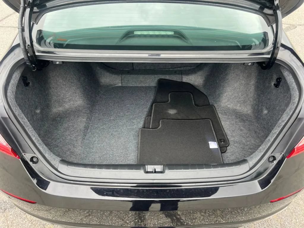 Used 2018 Honda Accord Touring image 21