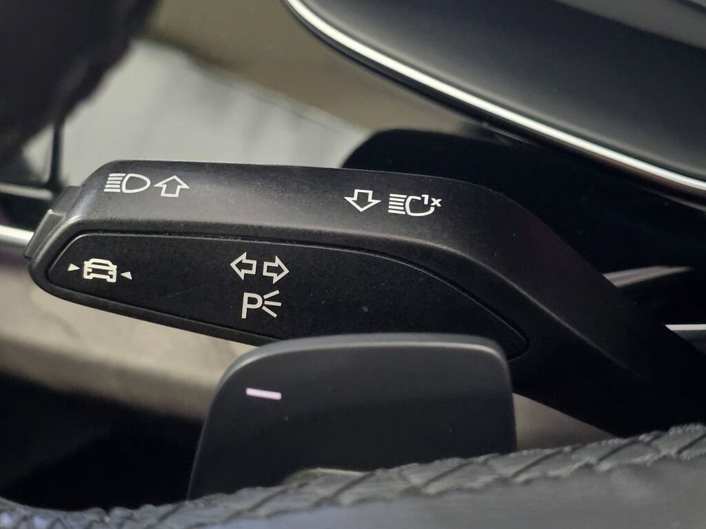 Used 2021 Audi Q8 Prestige w/ Prestige Package image 43