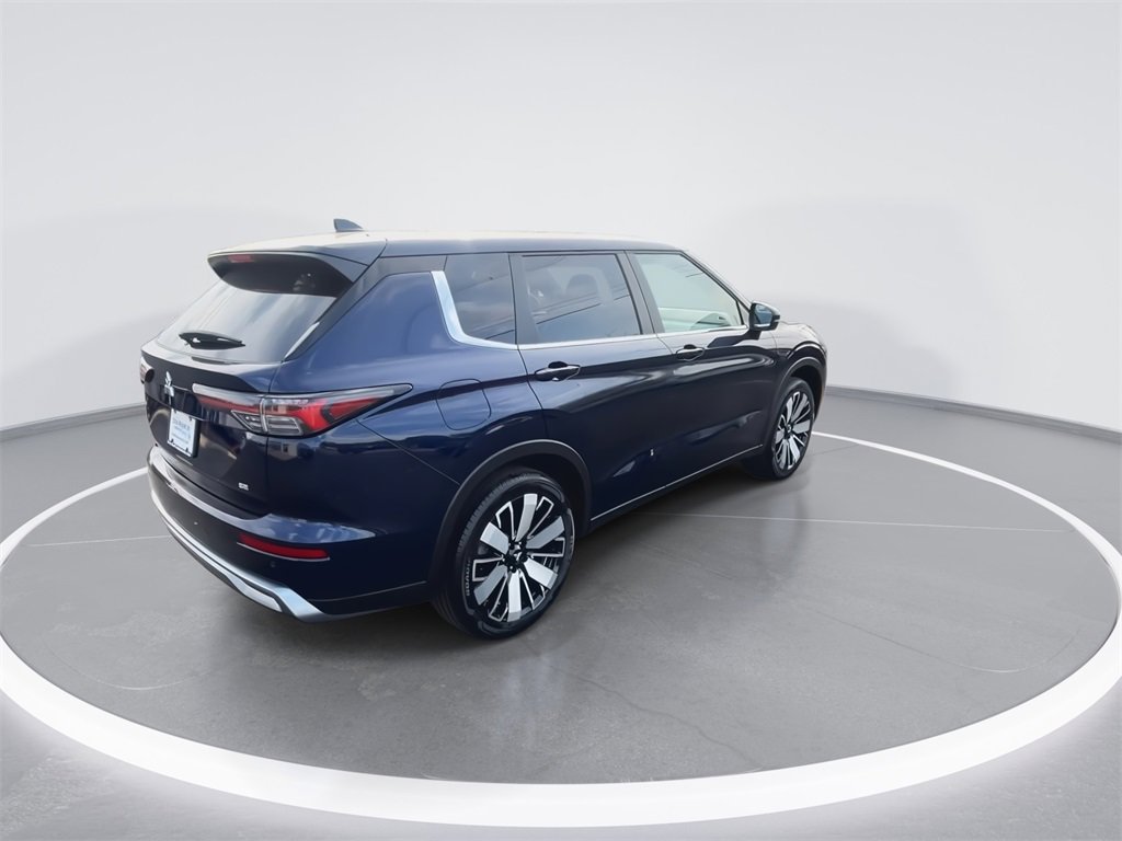 New 2025 Mitsubishi Outlander SE image 8