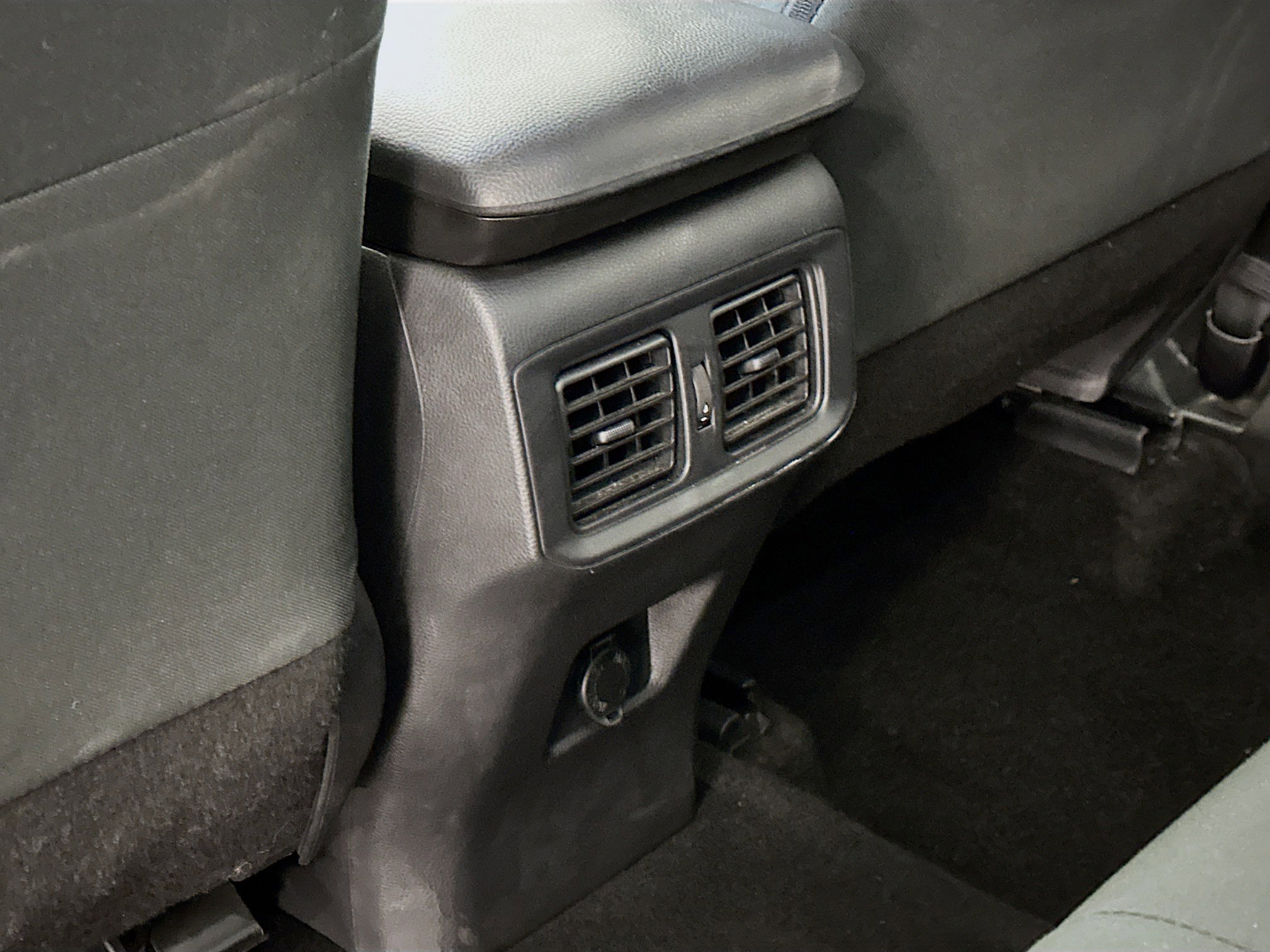 Used 2025 Toyota RAV4 LE image 28