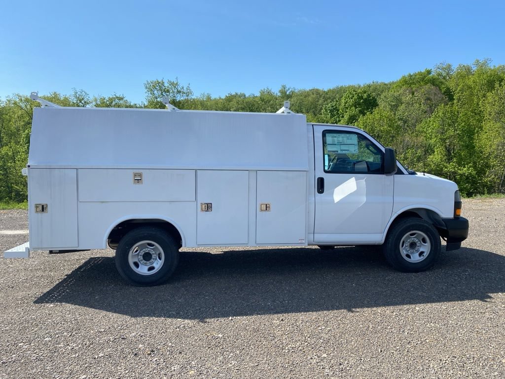 New 2026 Chevrolet Express 3500 w/ Power Convenience Package RWD image 2