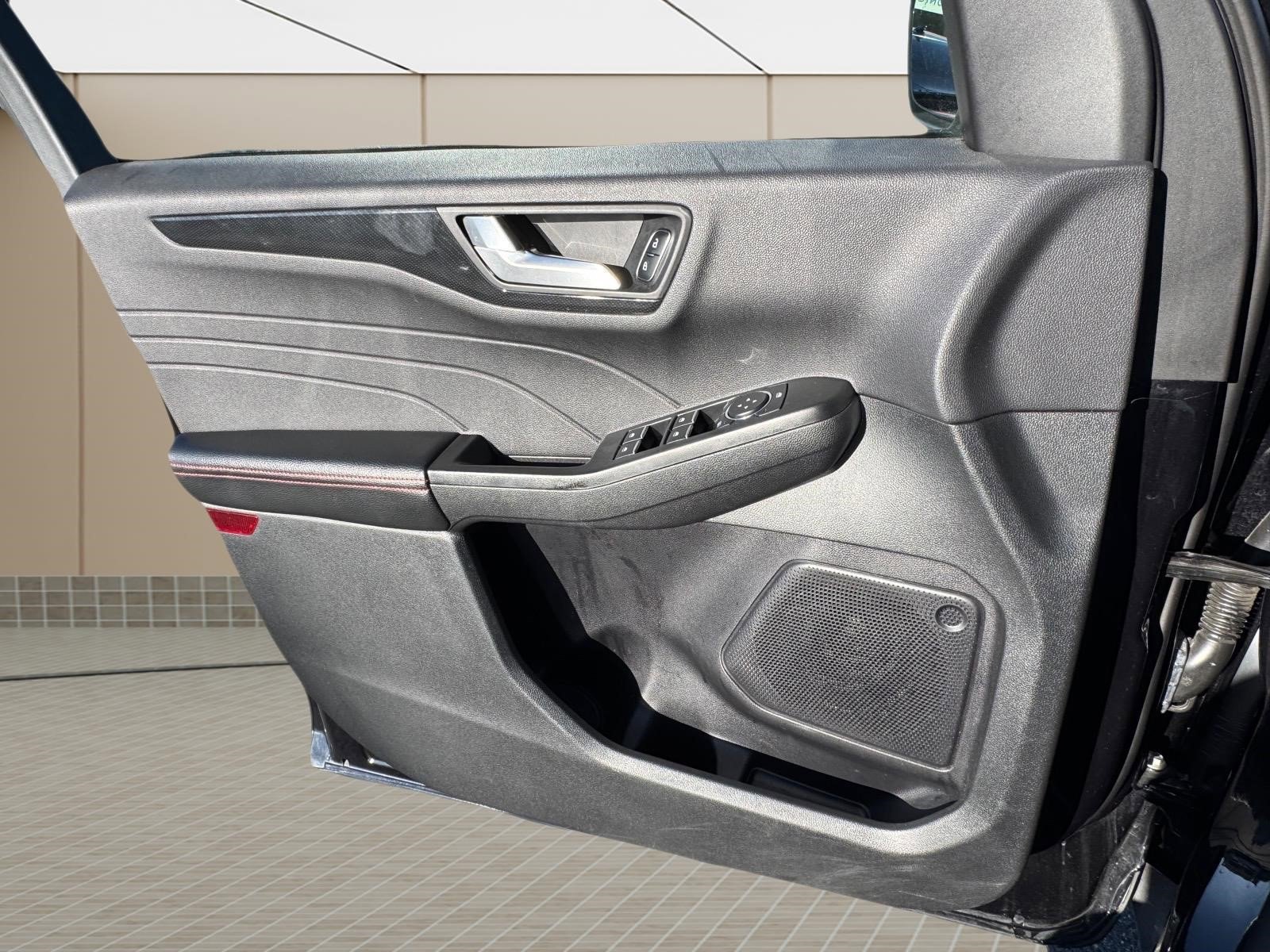 Used 2025 Ford Escape ST-Line Select image 21